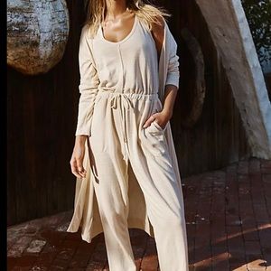 Free People Beach Jumper soft pink- size- Medium